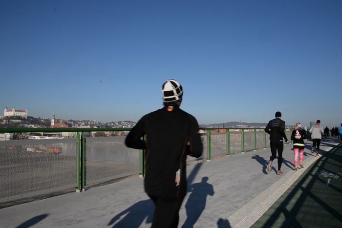 Ilustračný obrázok k článku Silvestrovské dopoludnie bude aj tento rok patriť tradičnému behu cez bratislavské mosty