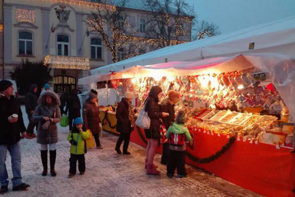 Ilustračný obrázok k článku Vianočné trhy v Mikuláši: Pozrite si FOTO priamo z námestia