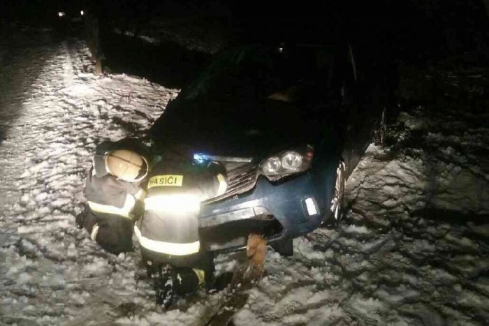 Ilustračný obrázok k článku Séria nehôd dala našim hasičom zabrať: Kde zasahovali v okrese Považská?