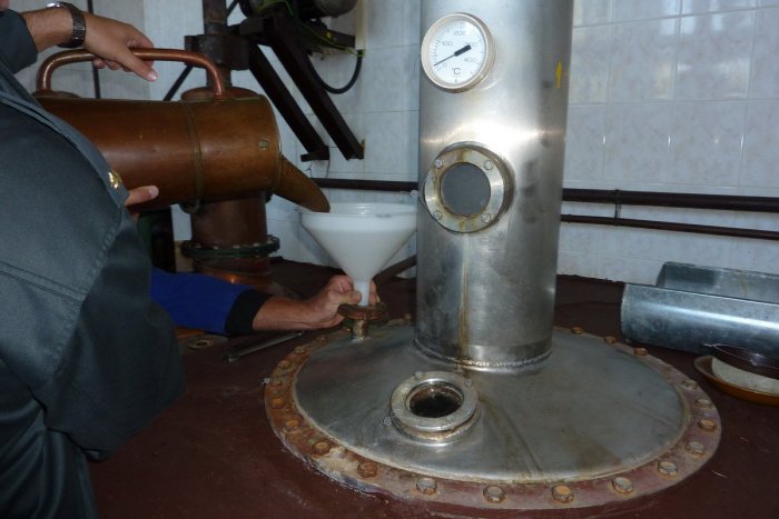 Ilustračný obrázok k článku Nitrianski colníci upozorňujú: Za predaj domácej pálenky hrozí mastná pokuta