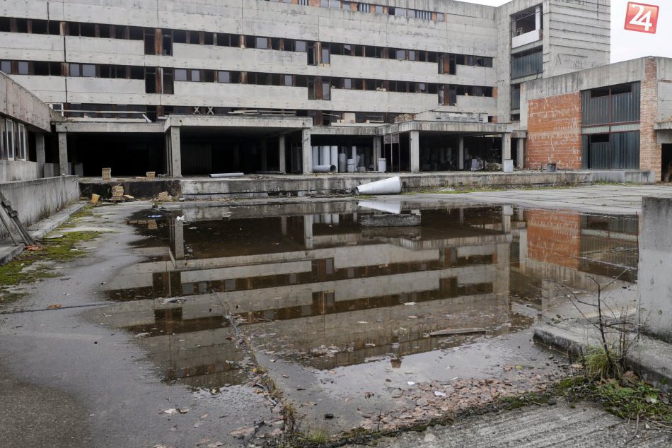 Ilustračný obrázok k článku Ministerstvo skupuje pozemky pod skeletom nemocnice Rázsochy v Bratislave