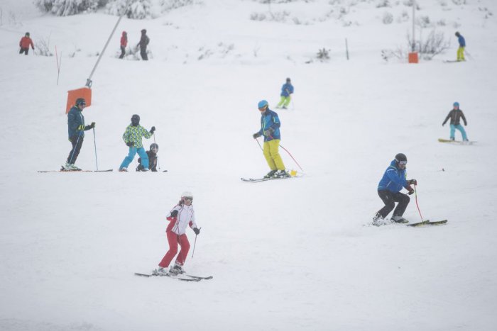 Ilustračný obrázok k článku Nastal čas oprášiť lyže: Strediská hlásia dobré podmienky na zimné radovánky