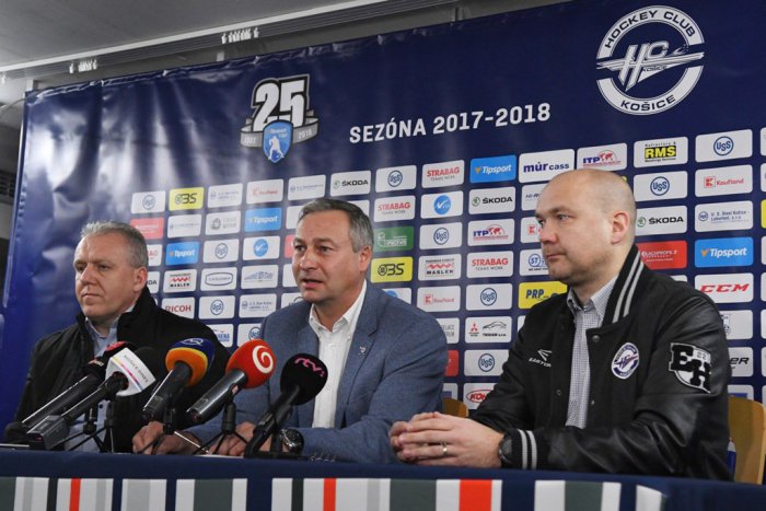 Ilustračný obrázok k článku Odvolanie trénerov v HC Košice: Tím dočasne povedú Šimurda a Bartoš