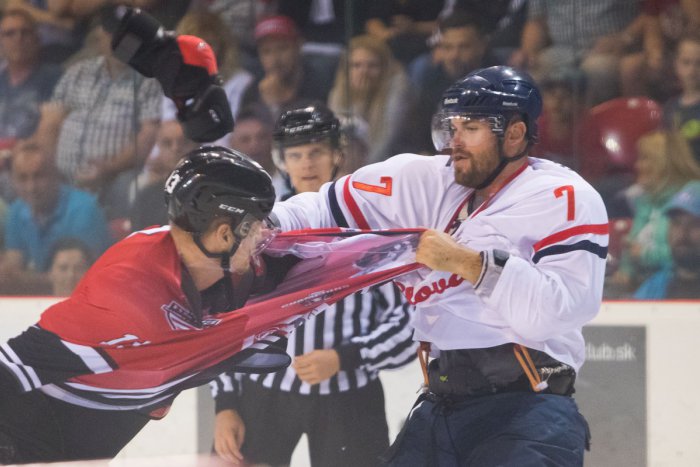 Ilustračný obrázok k článku Odchod z kádra bystrických baranov. Útočník Belluš zamieril pod Poľanu