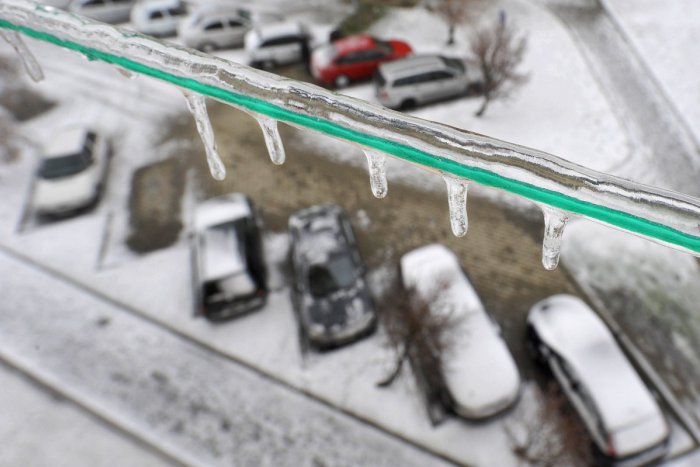 Ilustračný obrázok k článku Zima sa  hlási o slovo: Meteorológovia v okrese Trnava varujú pred poľadovicou