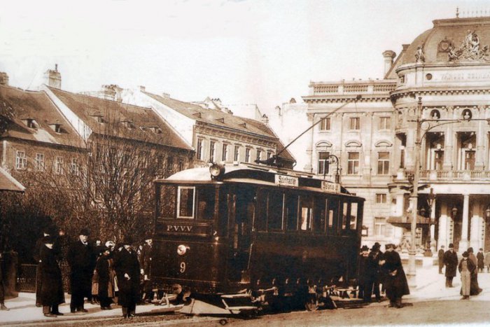 Ilustračný obrázok k článku Pred 120 rokmi prepojili električky v Prešporku všetky tri železničné stanice