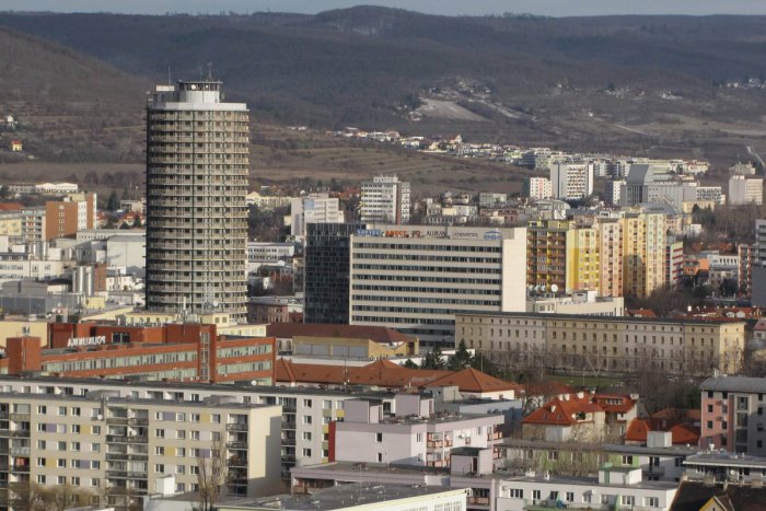 Ilustračný obrázok k článku Bratislavské NAJ: Kukurica bola v minulosti najvyššou obytnou budovou v meste