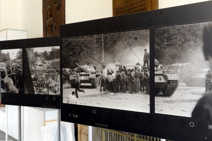 Ilustračný obrázok k článku Danubiana vystaví ikonické fotografie L. Bielika k 50. výročiu Pražskej jari