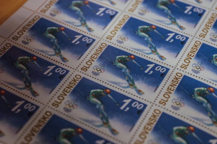 Ilustračný obrázok k článku V Liptove predstavili limitovanú poštovú známku: Motívom sú ZOH v Pjongčangu