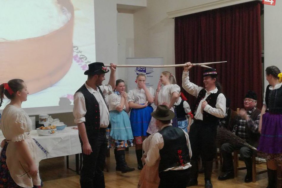 Ilustračný obrázok k článku FOTKY z krásnej akcie: V Rožňave priblížili fašiangové zvyky a obyčaje