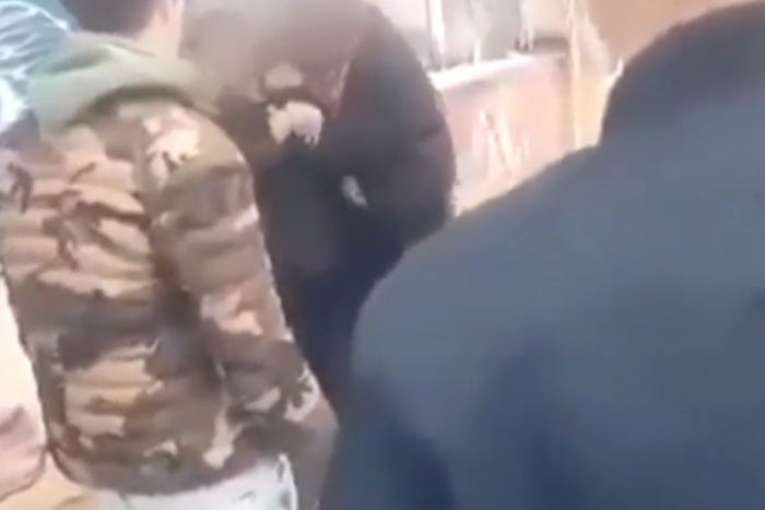 Ilustračný obrázok k článku Tínedžerov, ktorí fyzicky napadli 15-ročného žiaka v Lučenci, už polícia obvinila