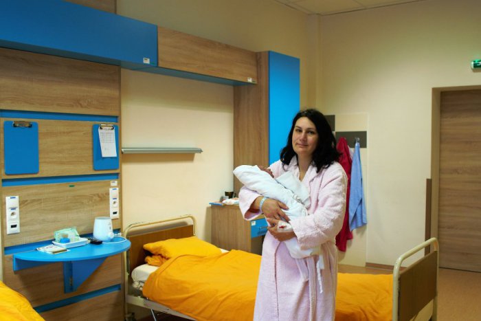 Ilustračný obrázok k článku Dobrá správa pre mamičky vo zvolenskej nemocnici. Nadštandardné izby využívajú bezplatne