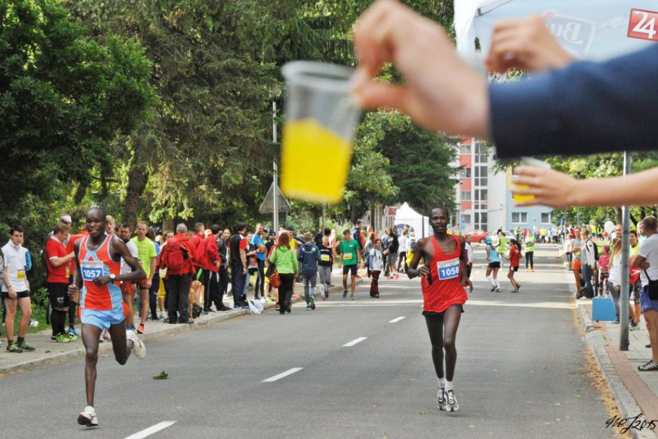 Ilustračný obrázok k článku Dobrovoľníci, srdce Banskobystrického maratónu: Príležitosť možno práve pre teba