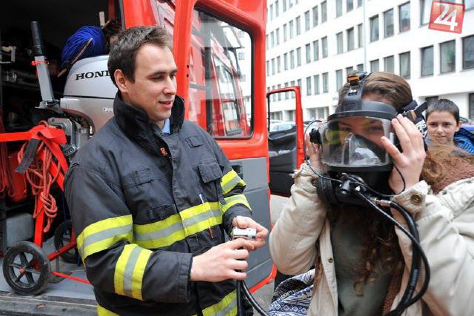 Ilustračný obrázok k článku Čo ukrýva sanitka, hasičské či policajné auto a aká je práca záchranárov?