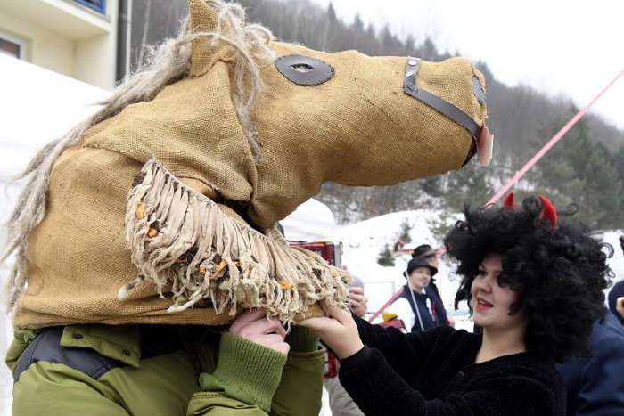 Ilustračný obrázok k článku Oslávte fašiangy v Brezne! Nebudú chýbať masky, pampúšiky a kultúrny program