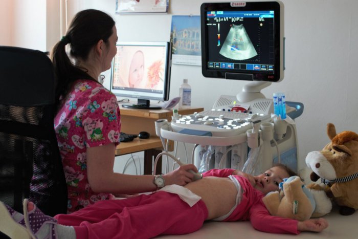 Ilustračný obrázok k článku Vo zvolenskej nemocnici pribudol prístroj za desaťtisíce eur. Pomôže detským pacientom