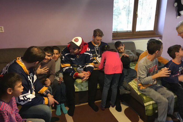 Ilustračný obrázok k článku Krásny ľudský čin prešovských hokejistov: Urobili radosť deťom v detskom domove