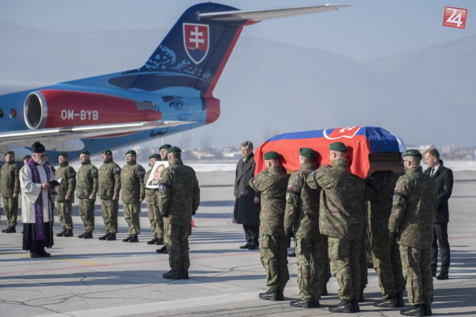 Ilustračný obrázok k článku Telesné pozostatky vojaka priniesli na Slovensko: Príčina úmrtia nie je známa