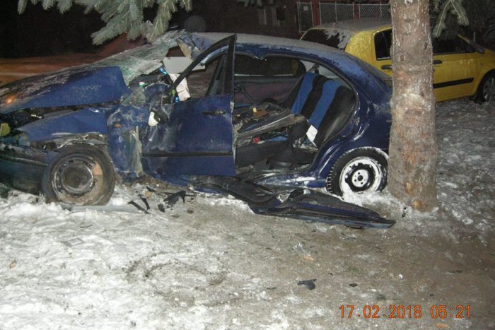 Ilustračný obrázok k článku Dve zranené deti po nehode v Mikuláši: Auto šoféroval len štrnásťročný chlapec! FOTO