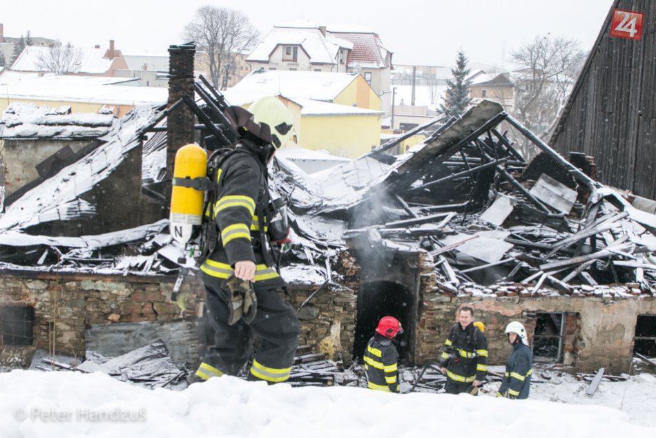 Ilustračný obrázok k článku V Poprade - Matejovciach v stredu horelo: Dom pri námestí ľahol popolom