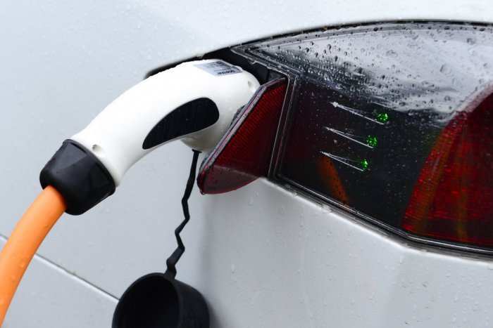 Ilustračný obrázok k článku Počet elektromobilov vo svete stále stúpa: Čo bráni ich rýchlejšiemu rozmachu?