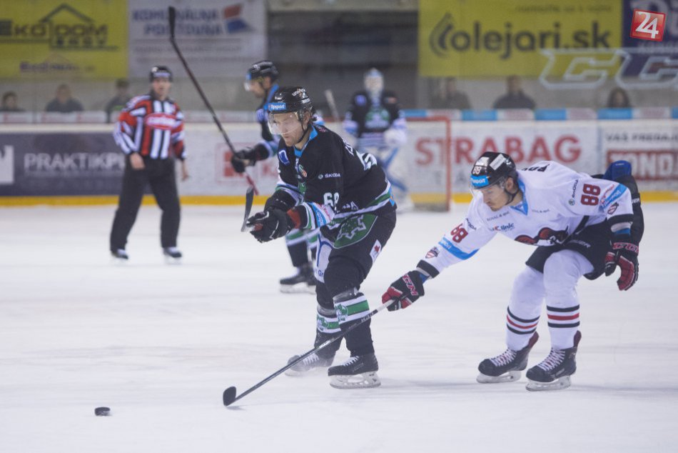 Ilustračný obrázok k článku Proti majstrovi ťahali Zámčania za kratší koniec: V zostave aj s Dubecom, FOTO