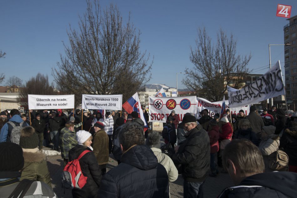 Ilustračný obrázok k článku Pred sudcu sa v Bystrici postavil poslanec NR SR. Pojednávanie sprevádzal veľký protest