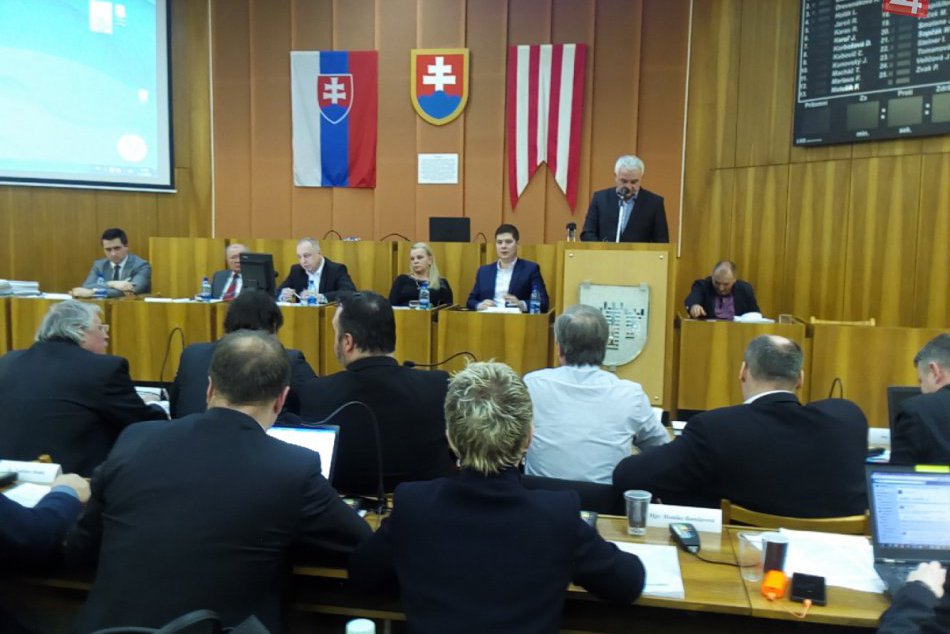 Ilustračný obrázok k článku Marec, perný mesiac považskobystrických poslancov: O čom budú rokovať? PROGRAM