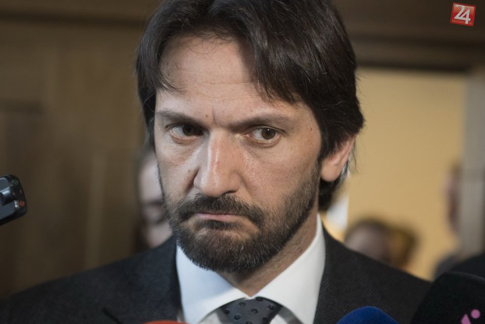 Ilustračný obrázok k článku Odstúpi v pondelok Kaliňák? Smer-SD to nepotvrdil