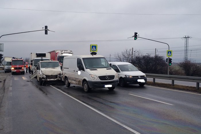 Ilustračný obrázok k článku Na rýchlostnej ceste na Pereši sa stalo nešťastie: Prinášame FOTKY z miesta!