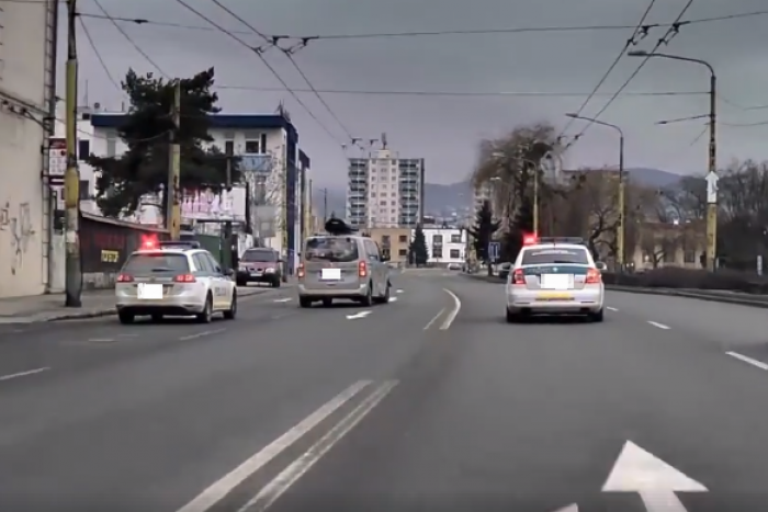 Ilustračný obrázok k článku VIDEO ako z akčného filmu: Policajti v Košiciach prenasledovali dodávku!