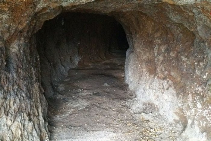 Ilustračný obrázok k článku Na Fiľakovskom hrade otvorili turistickú sezónu, vlani naň zavítalo 28-tisíc ľudí