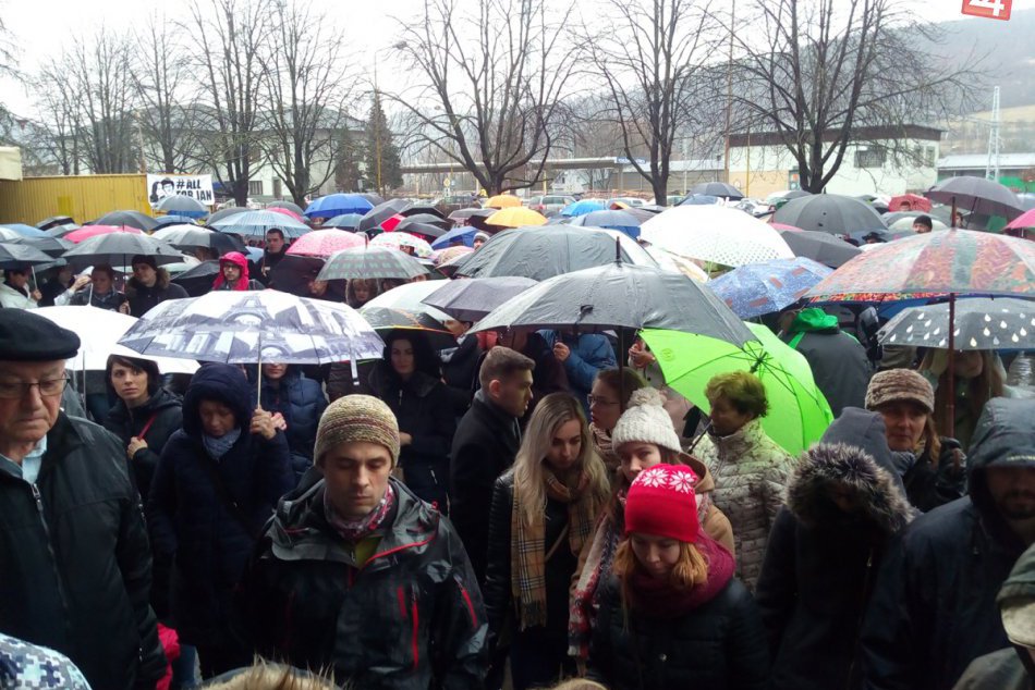 Ilustračný obrázok k článku Demonštrácia za slušné Slovensko: Ako to vyzeralo v Považskej Bystrici? FOTO