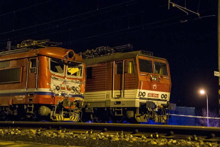 Ilustračný obrázok k článku Pri zrážke vlakov v Pezinku sa zranilo 18 ľudí: Nikto nie je v ohrození života