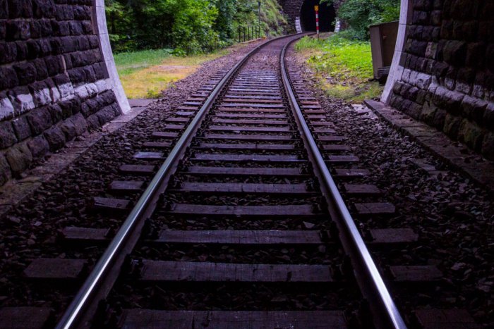 Ilustračný obrázok k článku Výluka na trati Varín - Vrútky: Toto je dôvod