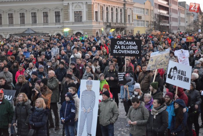 Ilustračný obrázok k článku Ľudia opäť zaplnia Svätoplukovo námestie: V piatok bude ďalšie zhromaždenie