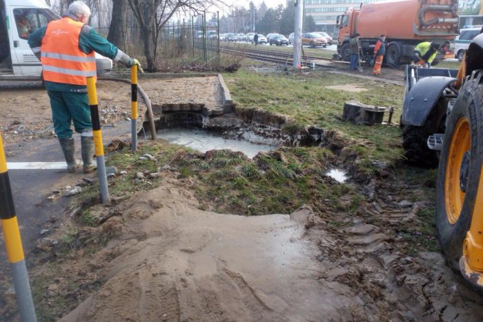 Ilustračný obrázok k článku Havária vodovodu v Krasňanoch: Nejazdia električky, kolabuje doprava