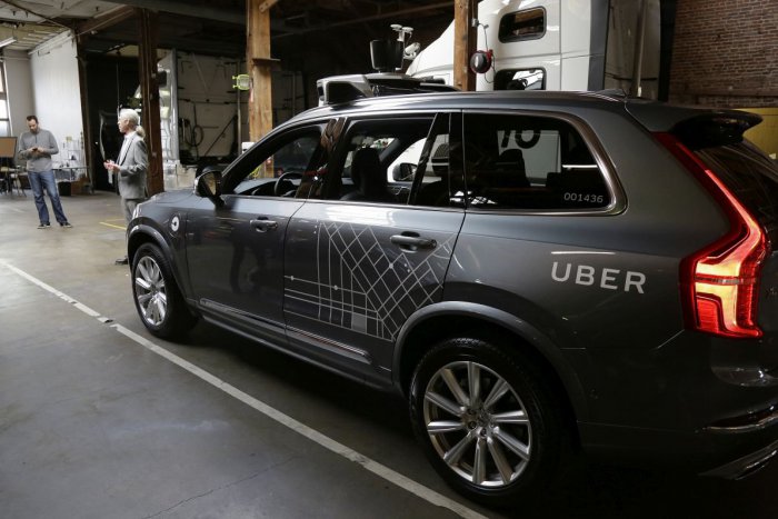 Ilustračný obrázok k článku Uber dostal v Arizone stopku: Guvernér zakázal spoločnosti ďalšie testy robotických áut