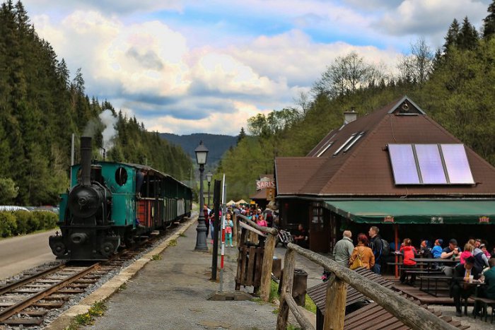 Ilustračný obrázok k článku Prevádzka na Čiernohronskej železnici začína už na Veľký piatok, aj s novinkou!