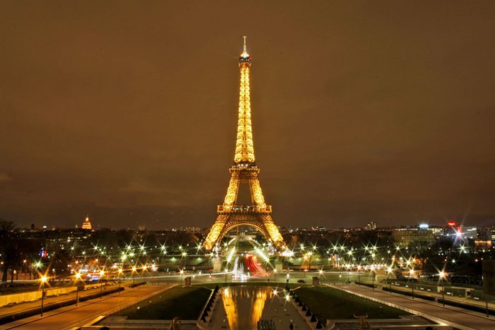 Ilustračný obrázok k článku RANNÁ ŠTVORKA: Pred 129 rokmi slávnostne otvorili Eiffelovu vežu