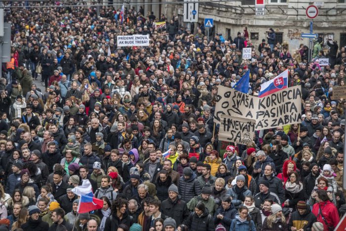 Ilustračný obrázok k článku Ľudia sa opäť postavia Za slušné Slovensko: ZOZNAM zhromaždení a pochodov