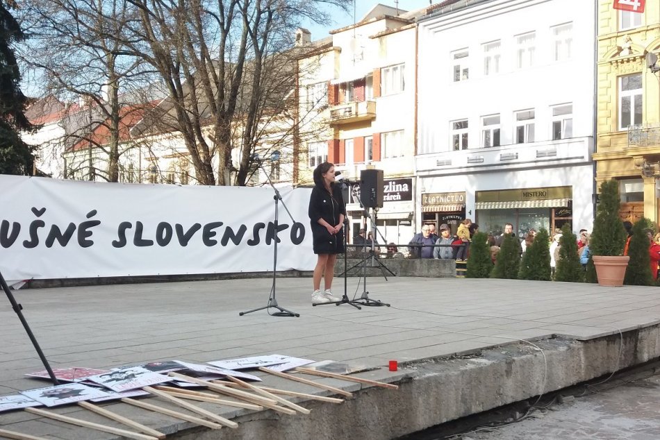 Ilustračný obrázok k článku Námestia miest sa opäť zaplnia. Pokračujú protesty – Za spravodlivé Slovensko