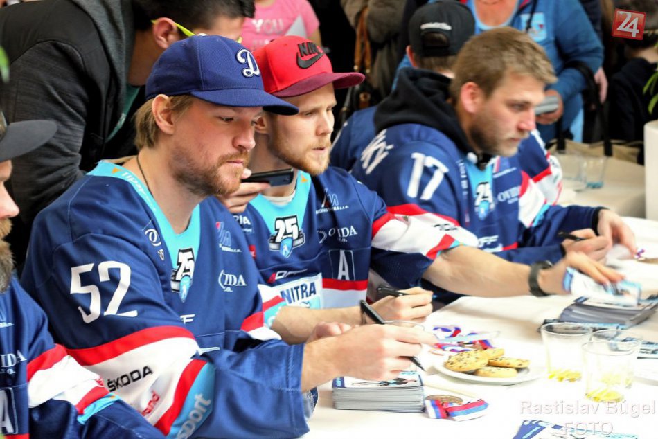 Ilustračný obrázok k článku FOTO: Hráči Nitry dostali medaily, s fanúšikmi sa stretli na autogramiáde