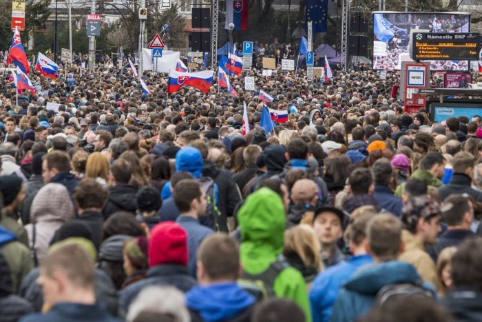 Ilustračný obrázok k článku Chcú založiť stranu Za slušné Slovensko: Organizátori protestov zvažujú právne kroky