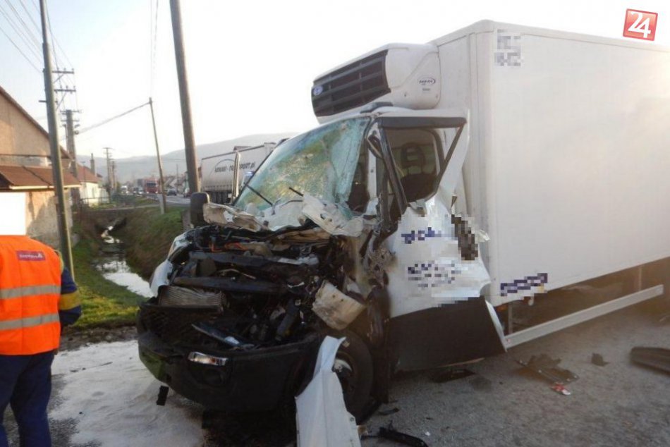 Ilustračný obrázok k článku FOTO: V Dobrej Nive sa zrazili nákladiaky. Vinníka nehody previezli do nemocnice