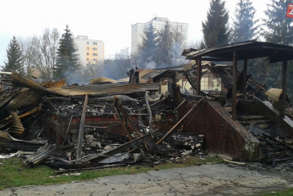 Ilustračný obrázok k článku Smutné ZÁBERY po veľkom požiari v Považskej: Toto zostalo zo známej budovy!
