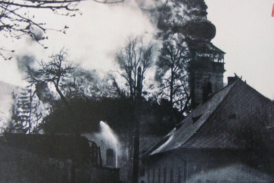 Ilustračný obrázok k článku FOTO: Pred 80 rokmi vypukol v Revúcej ničivý požiar. Hasiči si mysleli, že ide o žart