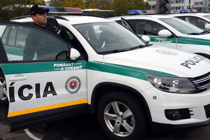 Ilustračný obrázok k článku Krádež v mikulášskom obchodnom centre: Policajti zverejnili FOTO z kamery, niekoho hľadajú