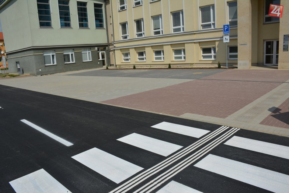 Ilustračný obrázok k článku Prešovská univerzita upravila obslužnú komunikáciu a vytvorila nové parkovacie miesta!