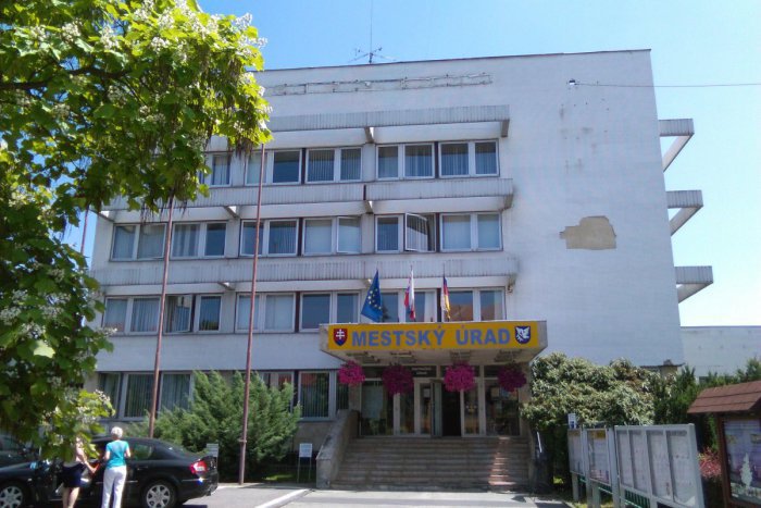 Ilustračný obrázok k článku Lučenec chce odkúpiť budovu mestského úradu, s vlastníkom bude jednať o cene